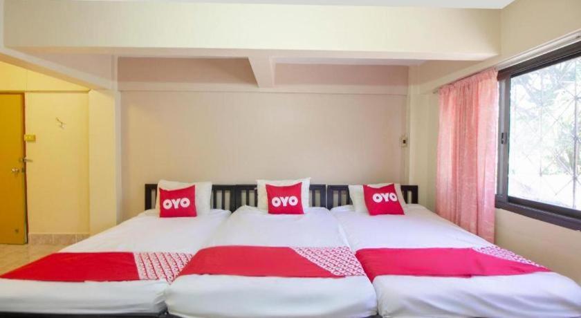 Hotel Oyo 75372 Flight Hut 2*
