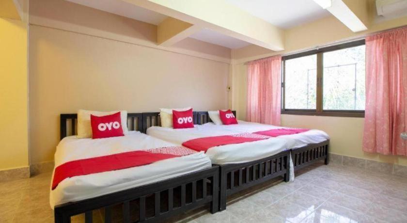 Oyo 75372 Flight Hut Hotel