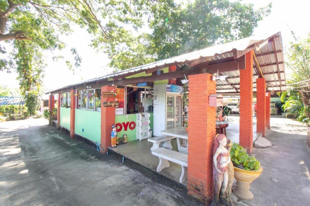 Oyo 75372 Flight Hut Hotel 2*